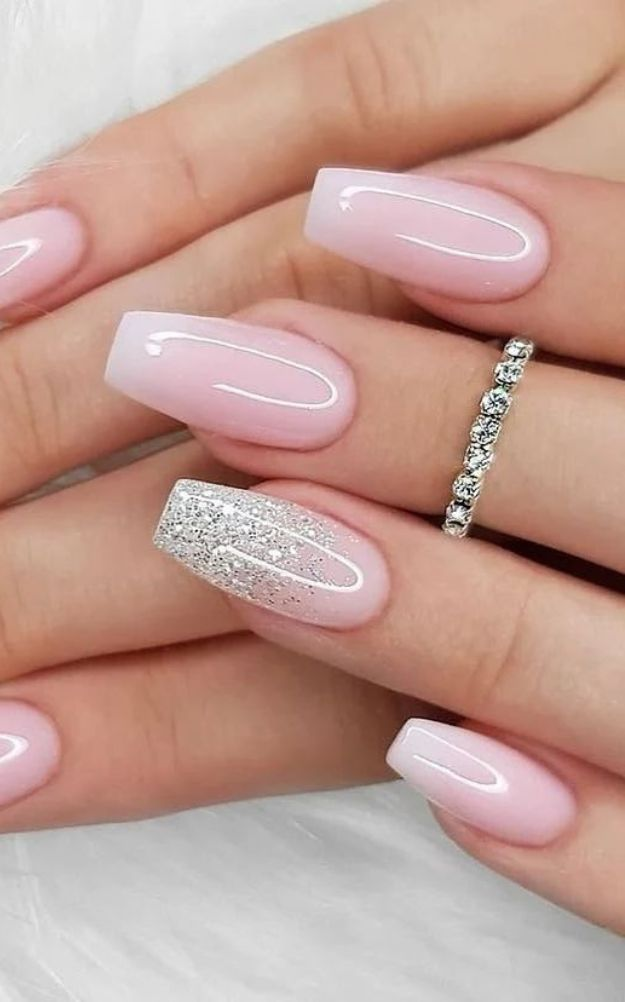 7 Must-Have Nail Art Ideas for a Summer Wedding 5 Modern French Twist